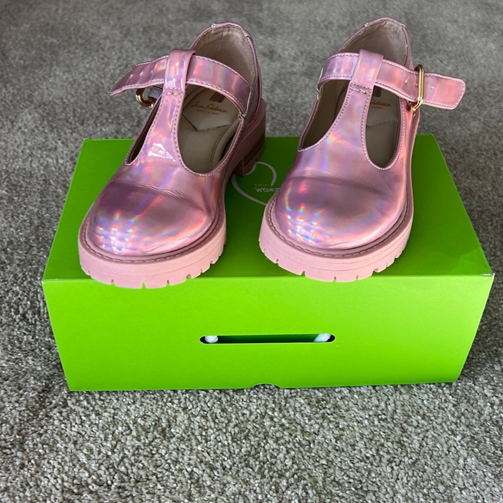 Sam Edlemans Taelor girls loafers